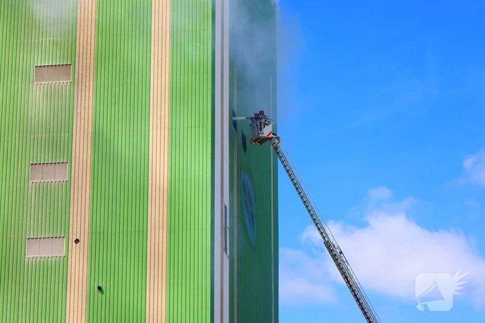 Enorme inzet voor bestrijding bedrijfsbrand