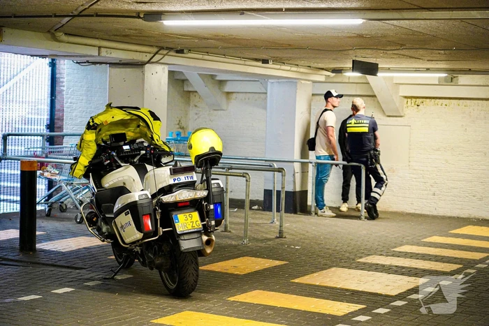 Politie-actie na wapenmelding winkelcentrum