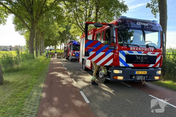 Auto rijdt sloot in met dodelijke afloop