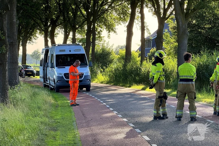 Auto rijdt sloot in met dodelijke afloop