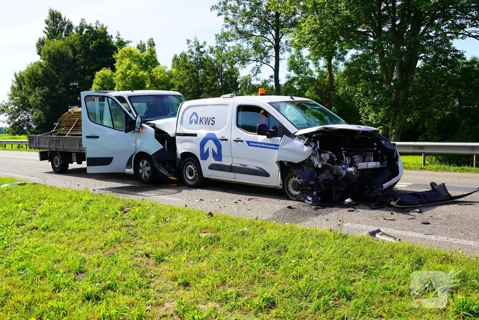 Kettingbotsing met vijf voertuigen