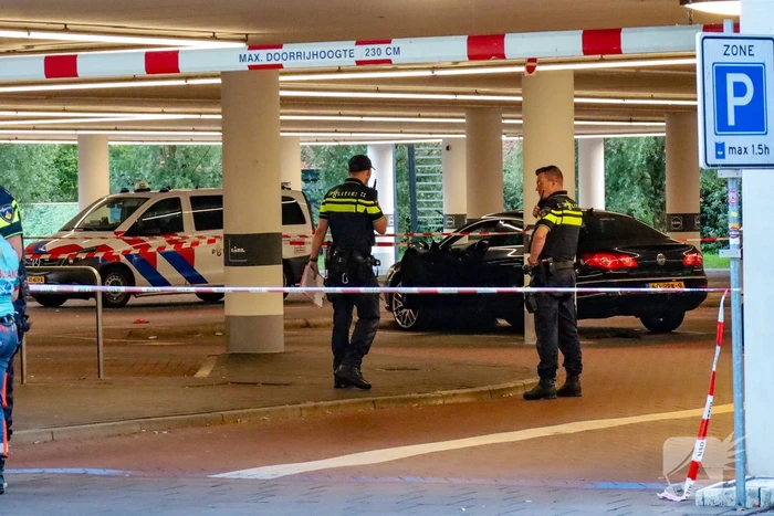 Steekincident leidt tot gewonde en auto te water