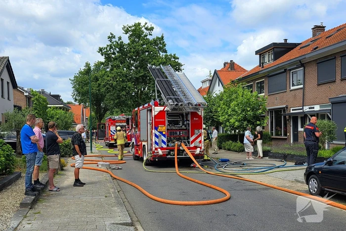 Brand in bijgebouw snel opgeschaald