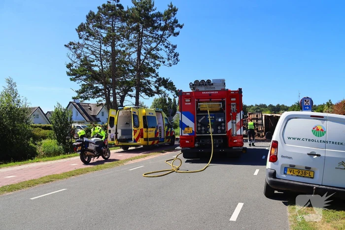Tractor omgekanteld door uitwijken