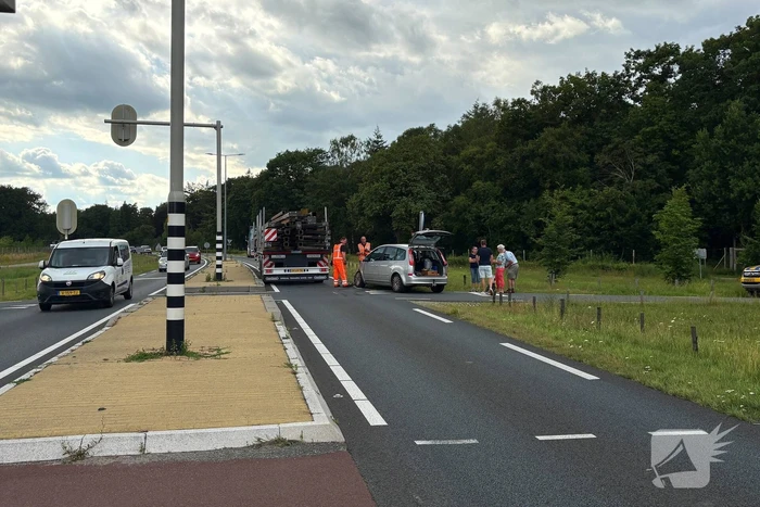 Aanrijding vrachtwagen en auto