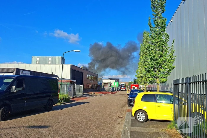 Zeer grote brand op industriegebied