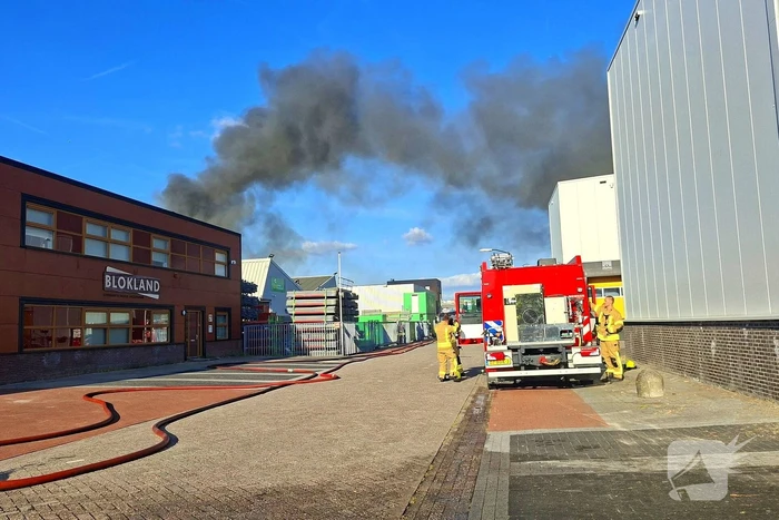 Zeer grote brand op industriegebied