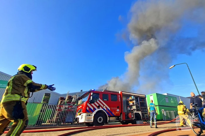 Zeer grote brand op industriegebied