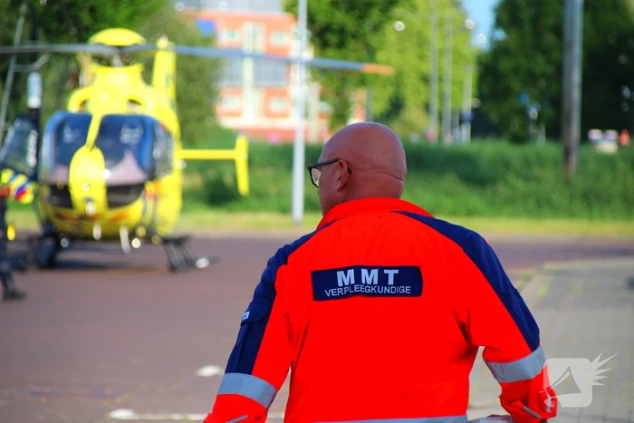Zwaargewonde bij aanrijding met lijnbus