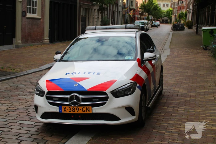 Twee scooterrijders gecontroleerd na botsing
