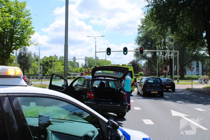 Auto's beschadigd in aanrijding