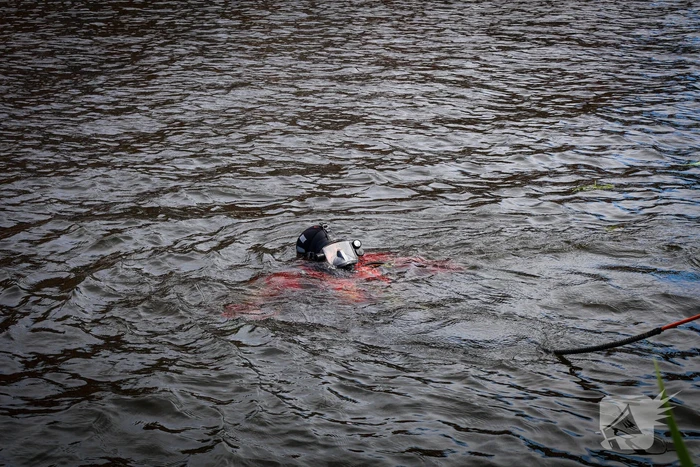 Verdachte springt water in