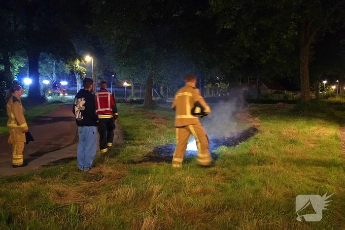 Buitenbranden op grasveld snel geblust