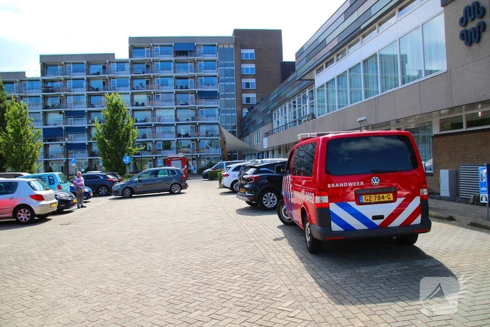 Brandweer schaalt op bij brandmelding in woon- en zorgcentrum
