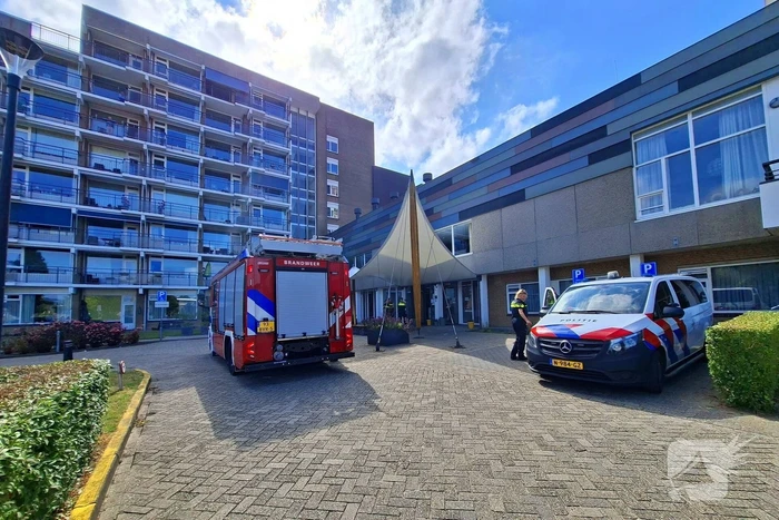 Brandweer schaalt op bij brandmelding in woon- en zorgcentrum