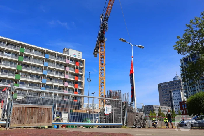 Persoon overleden na val van hijskraan