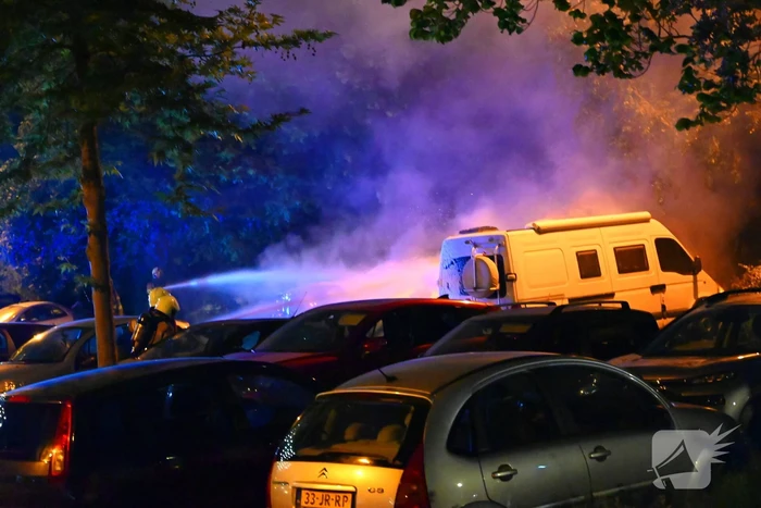 Voertuigbrand veroorzaakt grote schade