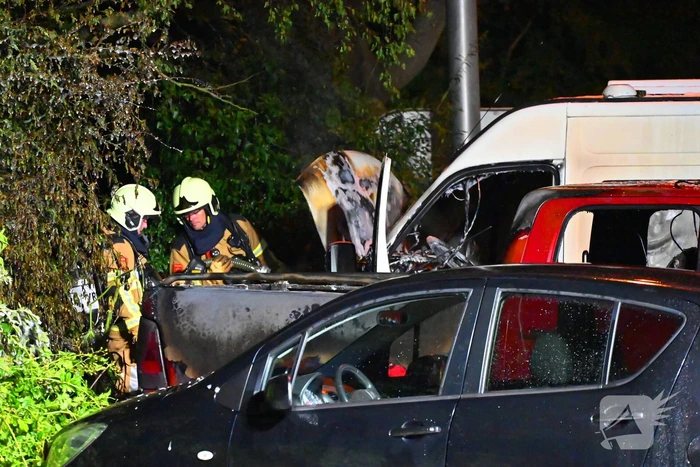 Voertuigbrand veroorzaakt grote schade