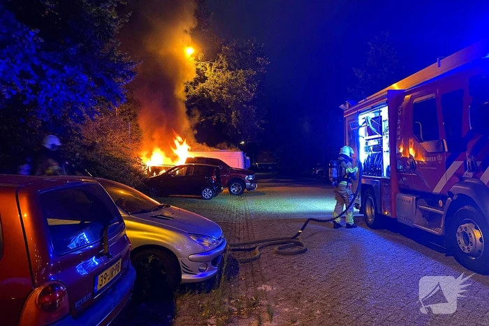 Voertuigbrand veroorzaakt grote schade