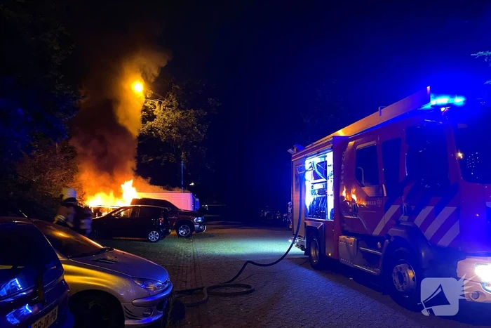 Voertuigbrand veroorzaakt grote schade