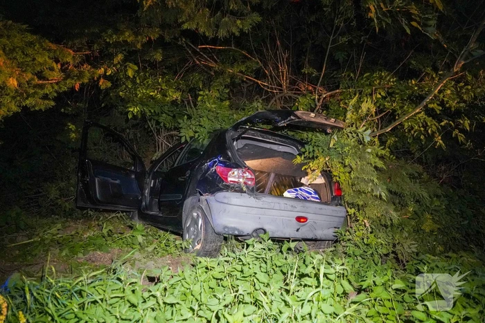 Bestuurder ongedeerd na zware crash