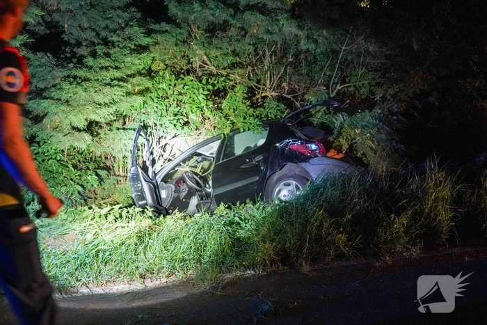 Bestuurder ongedeerd na zware crash