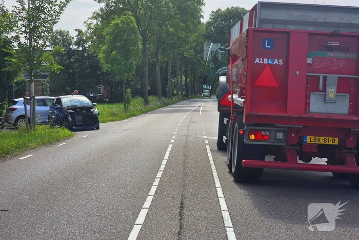 Ongeluk met tractor, auto en microcar