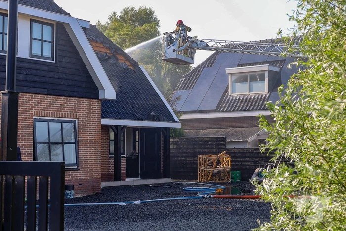 Woningbrand leidt tot grote inzet van hulpdiensten