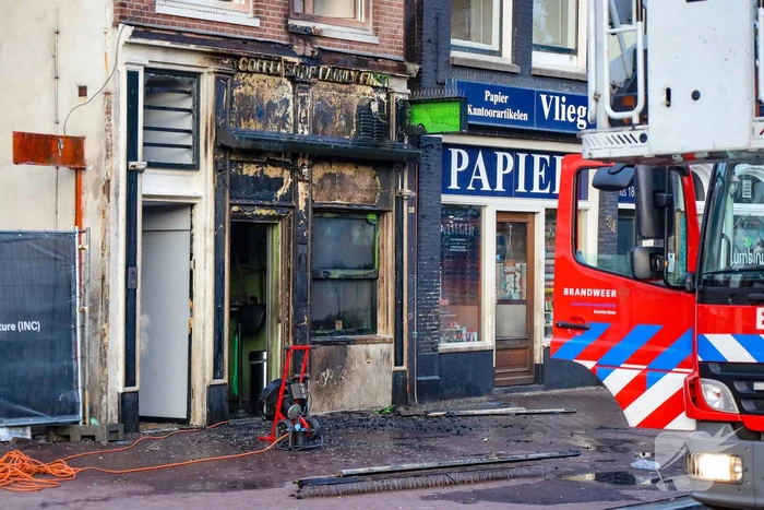 Explosie in koffieshop leidt tot brand