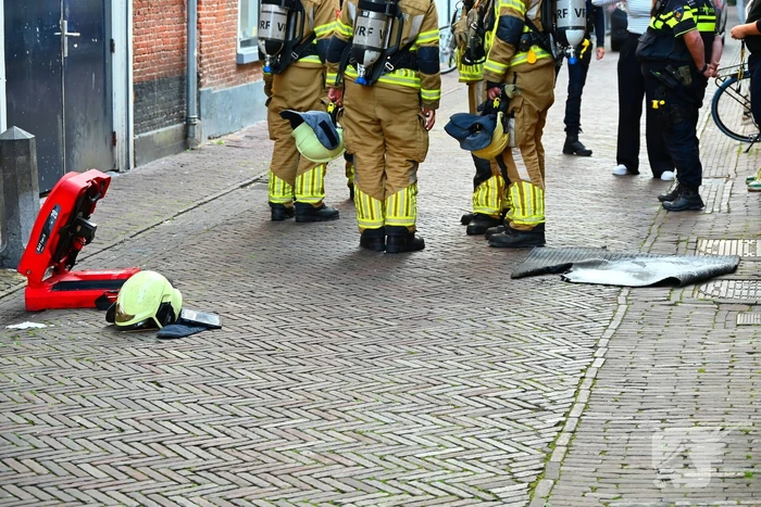 Brandweer dooft vuur in woning