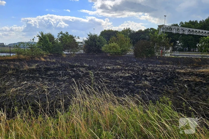 Bermbrand veroorzaakt verkeershinder