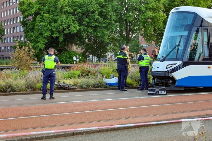 Grote inzet hulpdiensten bij ongeval met tram en fiets