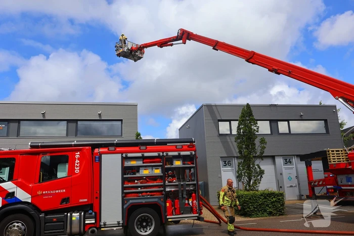 Grote brand in bedrijfsverzamelgebouw