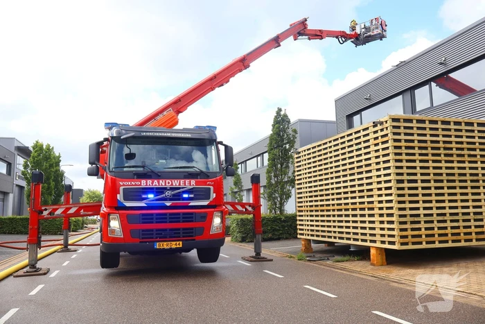 Grote brand in bedrijfsverzamelgebouw