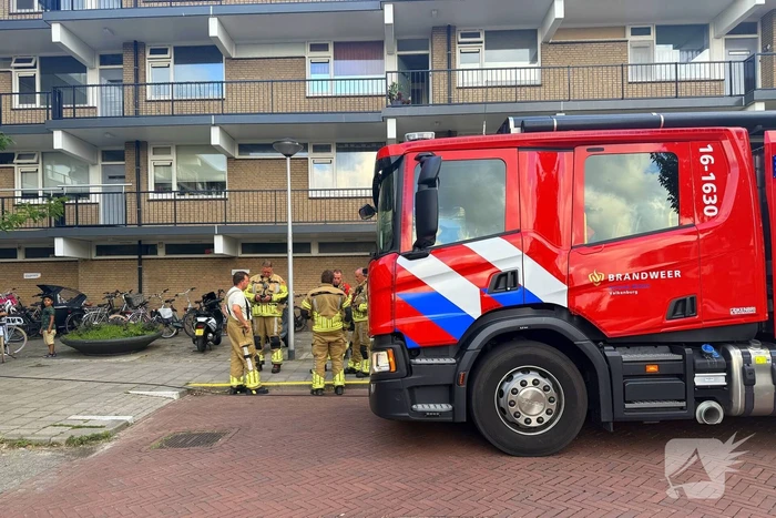 Brandweer ventileert schuren na melding