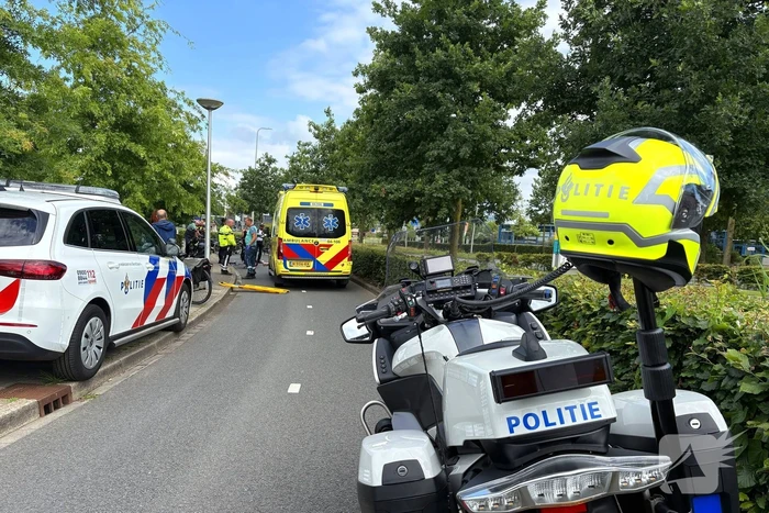Scooterrijder botst met fietser