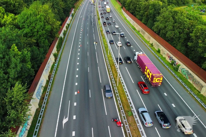 Rijbanen afgesloten na ongeluk