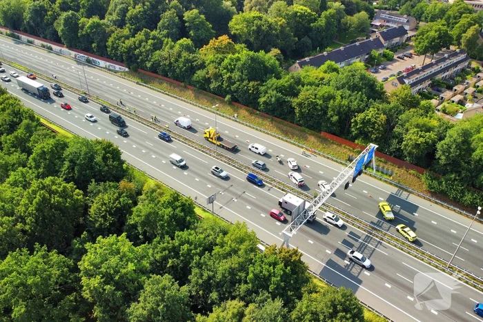 Rijbanen afgesloten na ongeluk