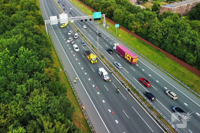 Rijbanen afgesloten na ongeluk