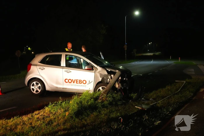 Lantaarnpaal sneuvelt bij ongeval
