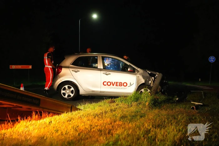 Lantaarnpaal sneuvelt bij ongeval