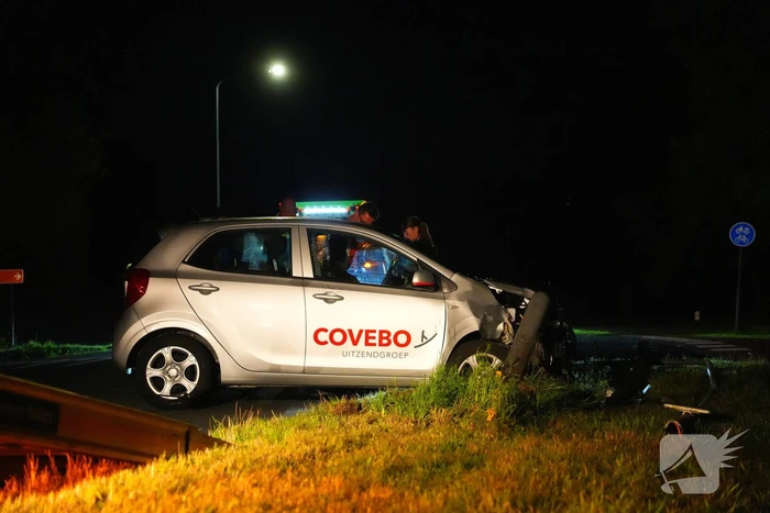 Lantaarnpaal sneuvelt bij ongeval