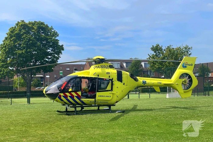 Traumahelikopter landt in woonwijk