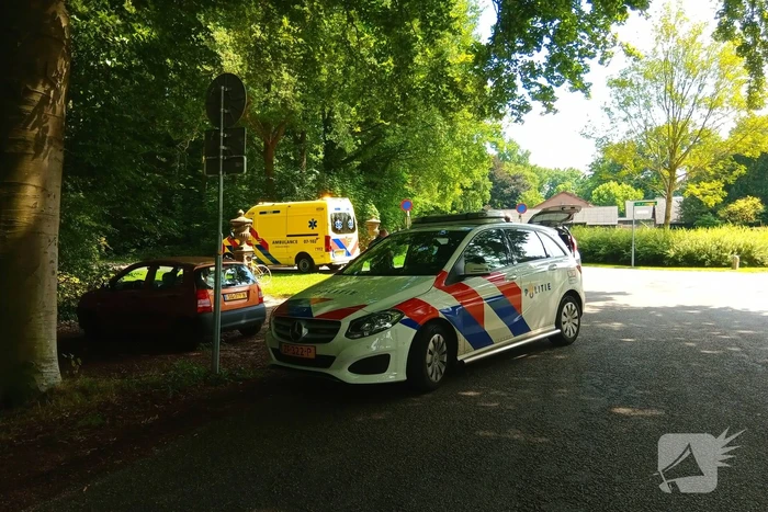 Wielrenner gecontroleerd na botsing