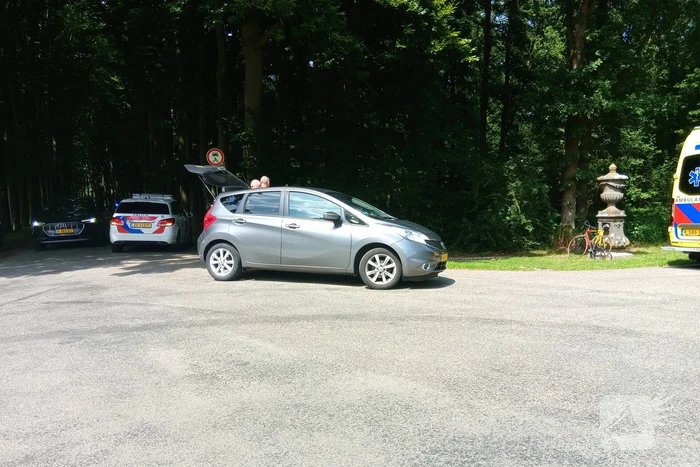 Wielrenner gecontroleerd na botsing