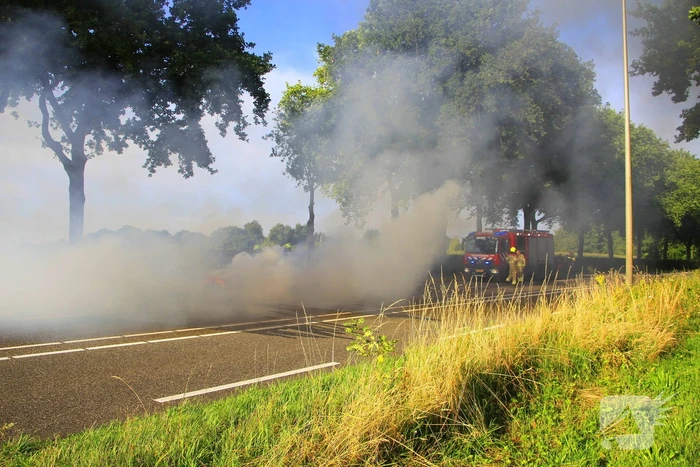 Autobrand verwoest voertuig