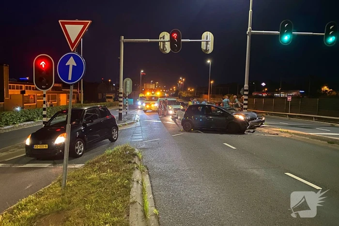 Twee gewonden bij auto-ongeluk