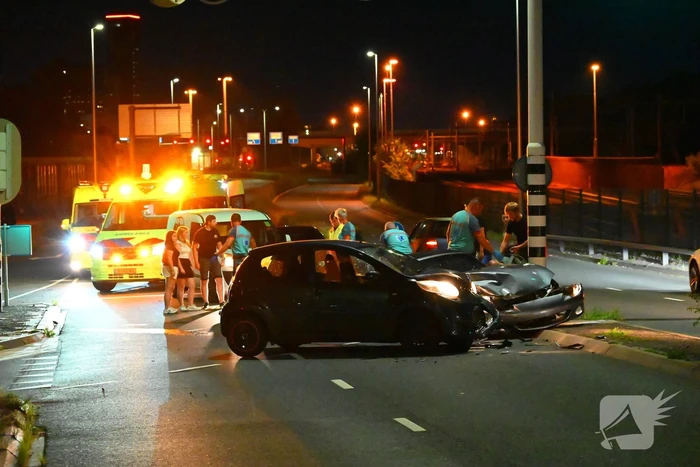Twee gewonden bij auto-ongeluk