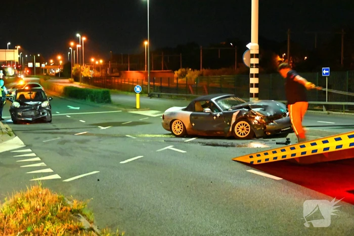 Twee gewonden bij auto-ongeluk