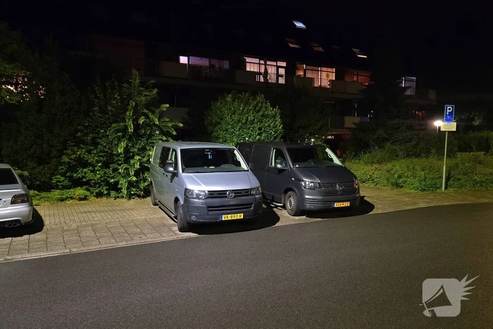 Overleden persoon aangetroffen, politie doet onderzoek
